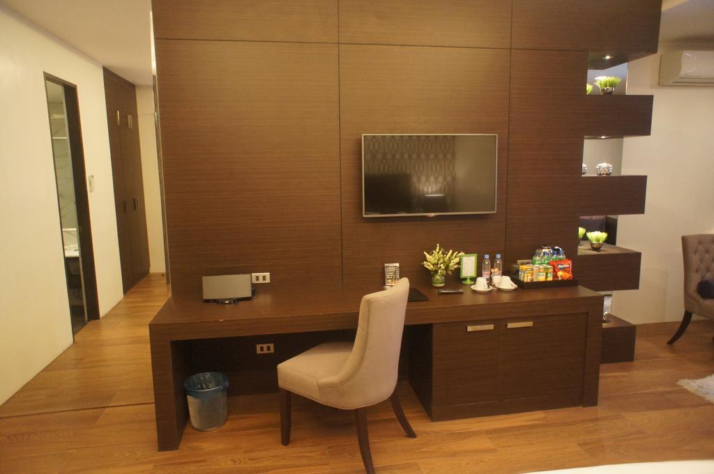 Lenox Hotel Dagupan City Номер фото